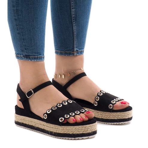 Schwarze Sandalen auf der Plattform 99-46 1