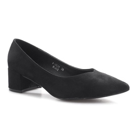 Schwarze Pumps an der Herzsäule 1