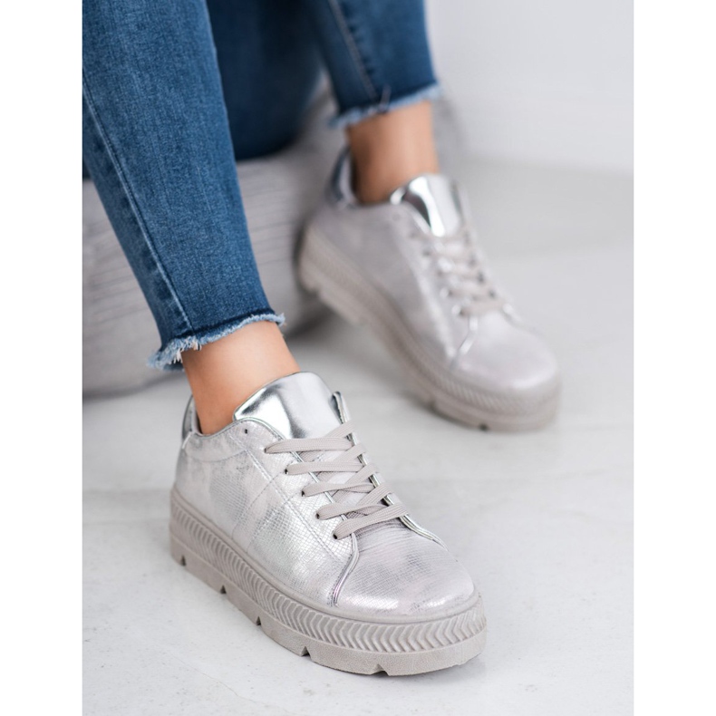 Bestelle Silberne Sportschuhe grau 2