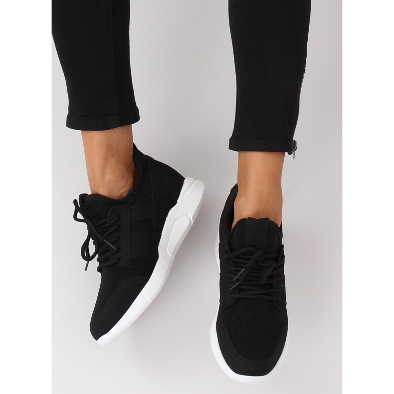 Schwarze Sportschuhe X-9762 Schwarz 2