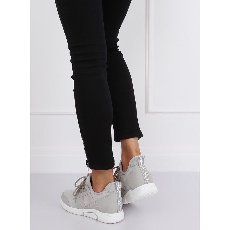 Graue Sportschuhe X-9762 Grau 1