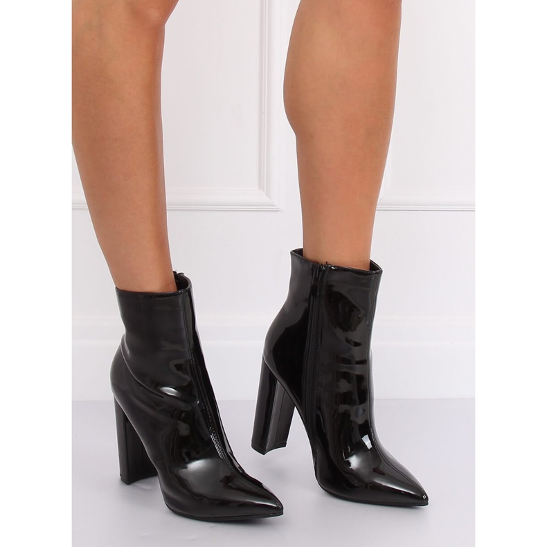 Schwarz lackierte hochhackige Stiefel NS065P Schwarz 1