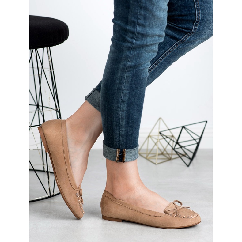 Small Swan Dunkelbeige Slipper mit Schleife 1