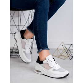 SHELOVET Sportschuhe mit Mesh weiß 1