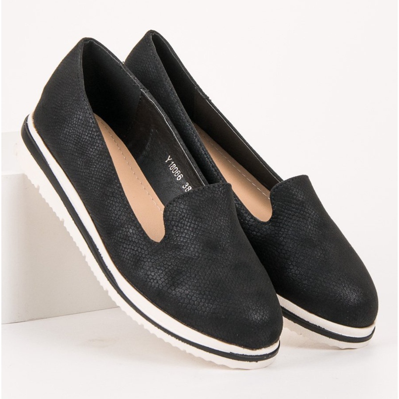 Kayla Schwarze Lords 1