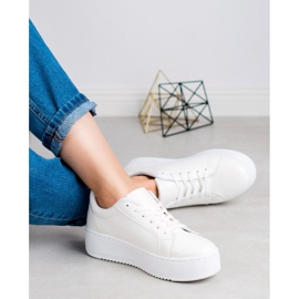 SHELOVET Sportschuhe auf der Plattform weiß 2