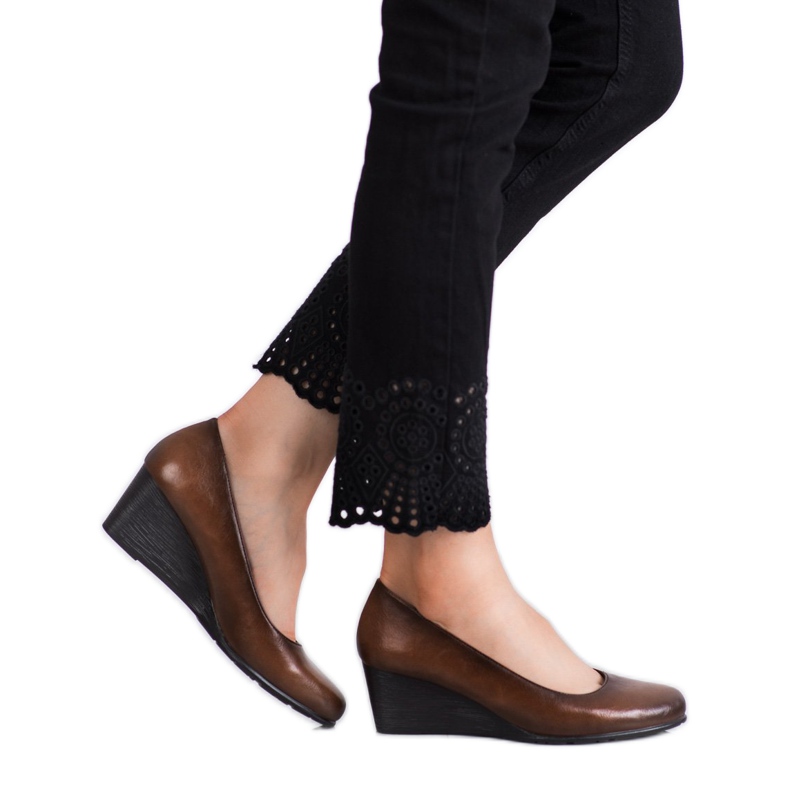 Vinceza Braune Pumps auf einem Keil 2