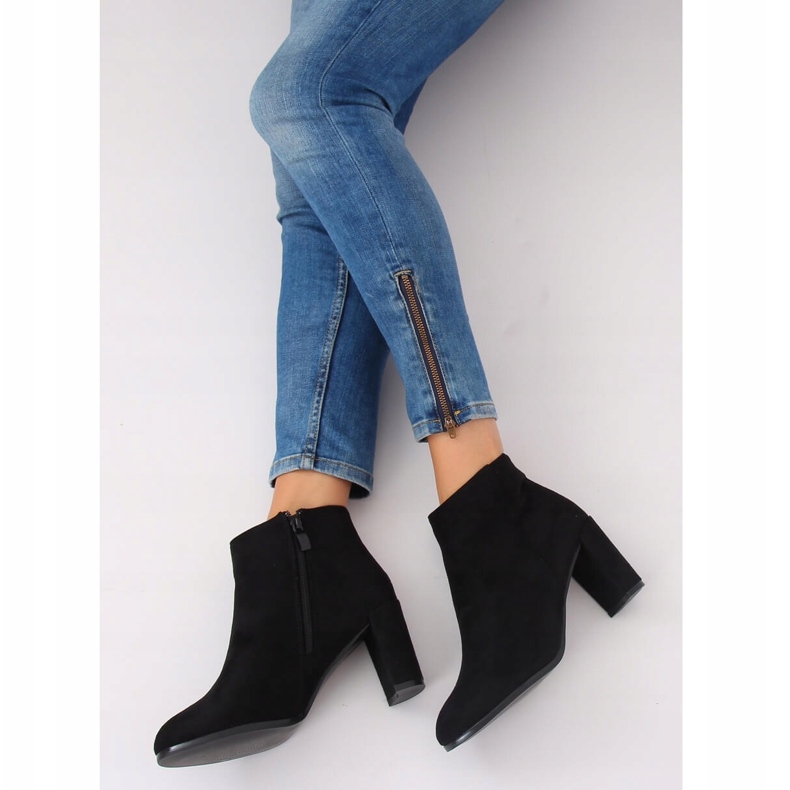 Klassische schwarze Stiefel mit hohen Absätzen A6801 Schwarz 2