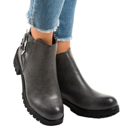 Graue Damenstiefel auf massiver M181 Sohle 1