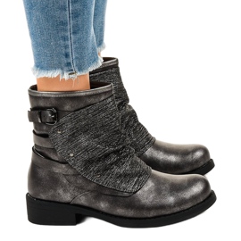 Graue Stiefel mit flachen Absätzen HQ-11 2