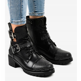 Schwarze Damenstiefel auf massiver M257-Sohle 1