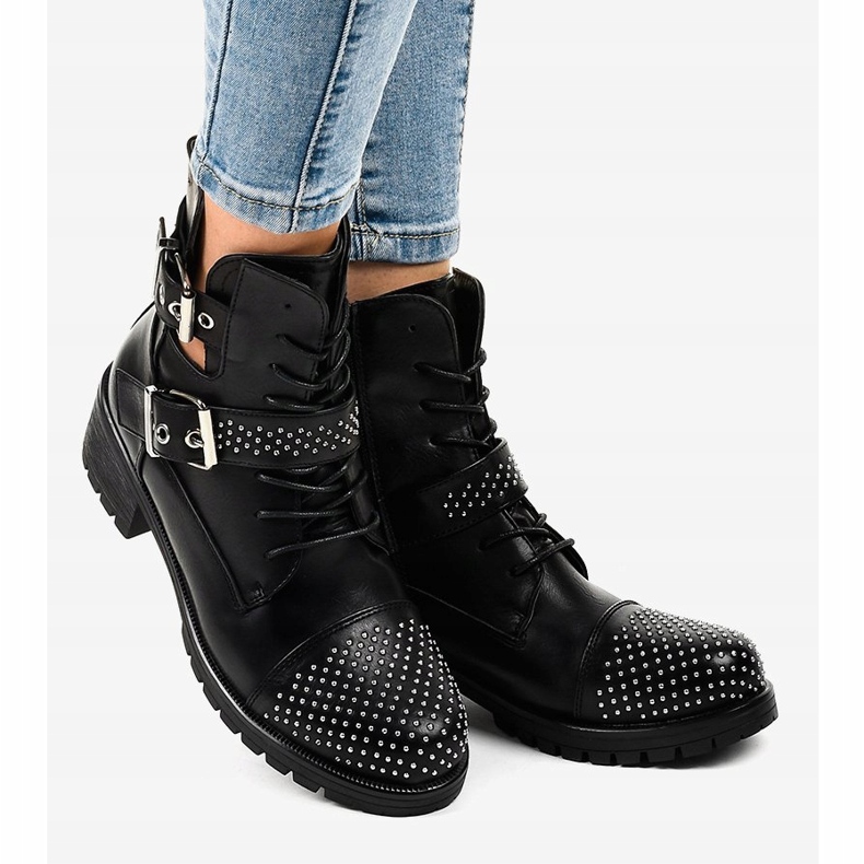 Schwarze Damenstiefel auf massiver M257-Sohle 2