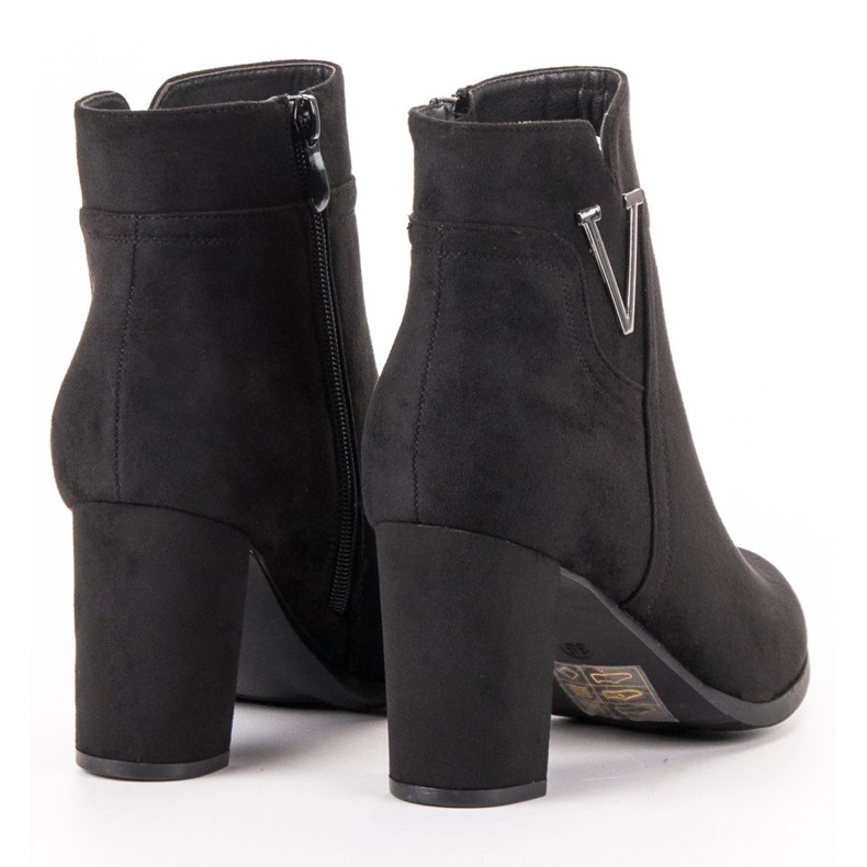 Vinceza Wildleder Booties auf einer Bar schwarz 1