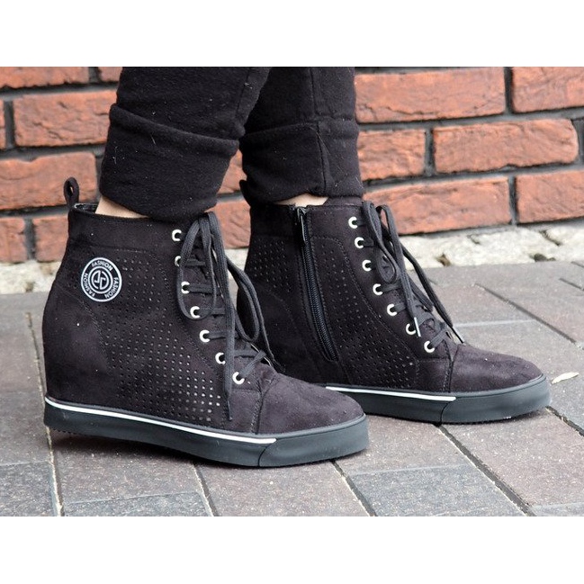 Durchbrochene Turnschuhe XW36236 Schwarz 1