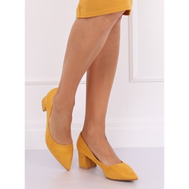 Pumps mit weiten Absätzen Gelb KJ-10 Gelb 2