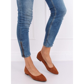 Ballerinas mit mandelförmigen Zehenkappen RC-76 Camel braun 2