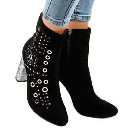 Schwarze Wildleder-Stiefeletten am AE28P-Pfosten 2