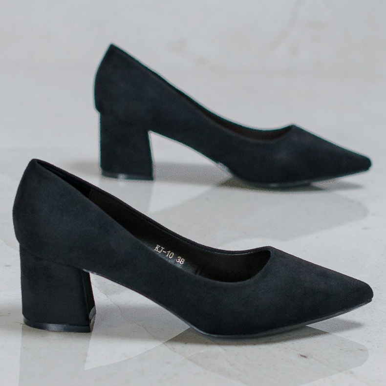 Ch. Creation Schwarze Pumps in Spitz 1