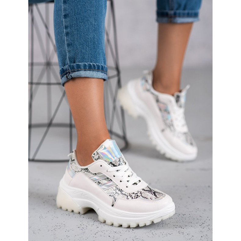 SHELOVET Weiße Sneakers mit Schlangenmuster 1
