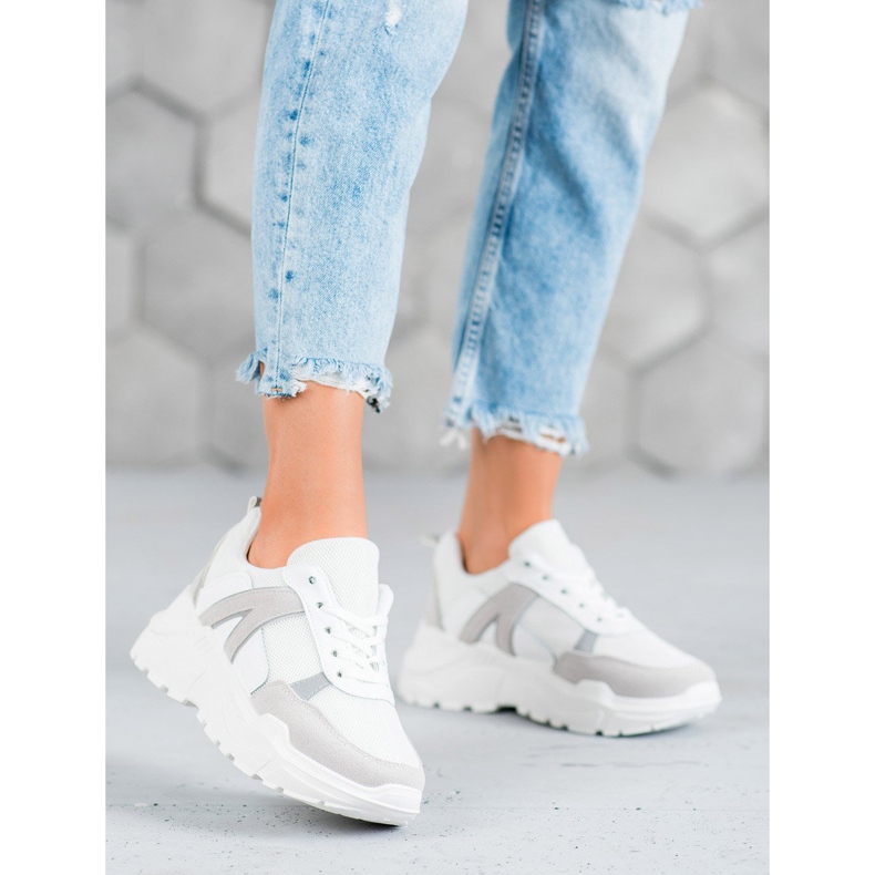 SHELOVET Gebundene Schuhe auf der Plattform weiß 2