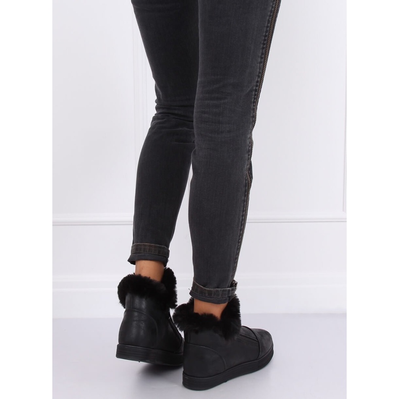 Schwarze knöchelhohe Sneakers mit Fell W19-29 Schwarz 1