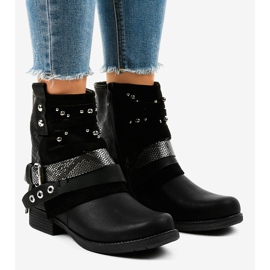 Schwarze isolierte Stiefel, reich verziert A-351 1