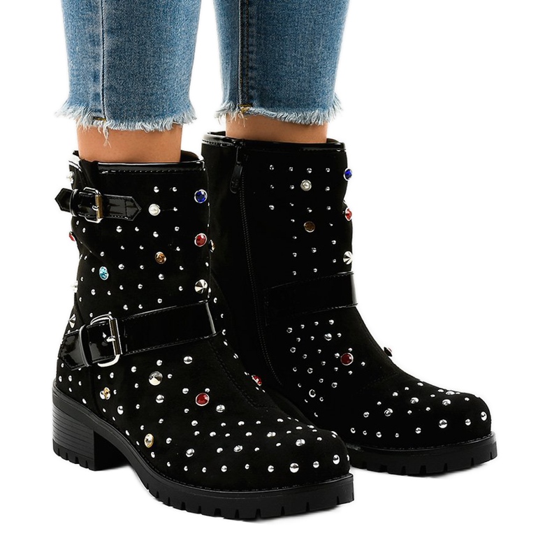 Schwarze isolierte Stiefel, reich verziert T185 1