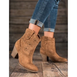 Small Swan Cowboystiefel mit hohen Absätzen braun 2