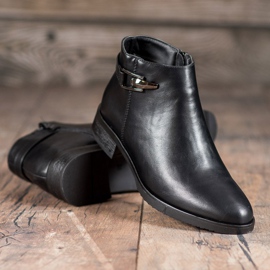 JESSI Schwarze Stiefeletten mit Ornament 1