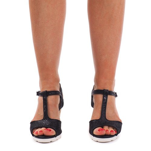 Schwarze Sandalen auf Keil YH2709 1