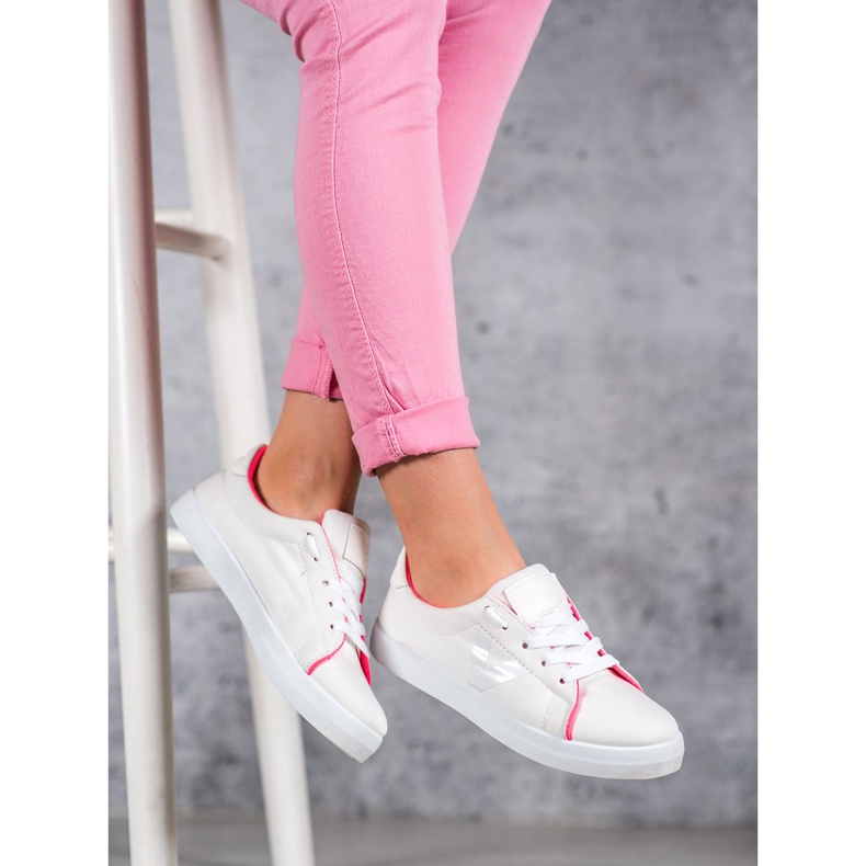 VICES weiße Turnschuhe 2