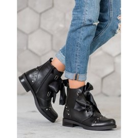 Bestelle Stiefel mit Bändern schwarz 1