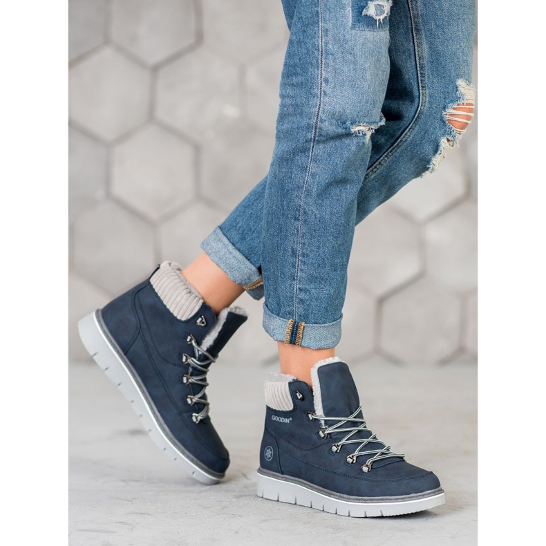 Goodin Trapper auf der Plattform blau 2