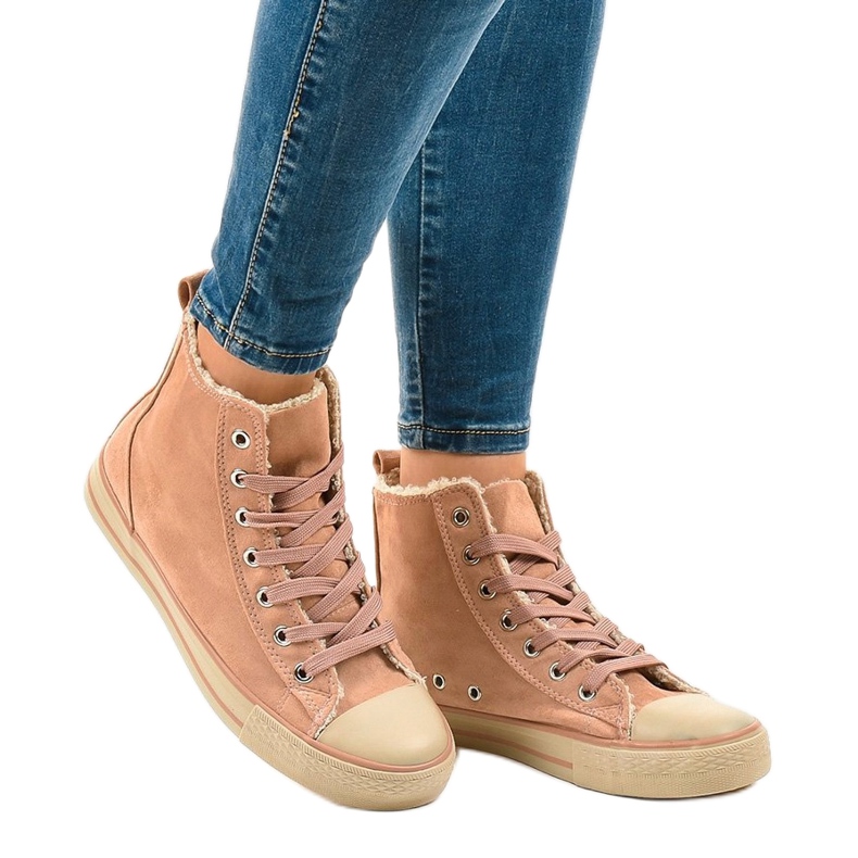 Rosa isolierte Sneakers T-040 schwarz 1