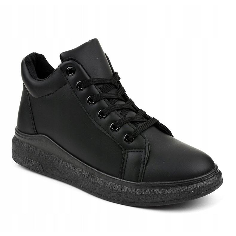 Schwarze isolierte Sneaker TL133-1 1