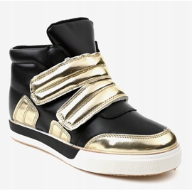 Schwarze isolierte Sneaker auf dem Keil GF-ZM26 1