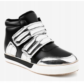 Schwarze isolierte Sneaker auf dem Keil GF-ZM26 1