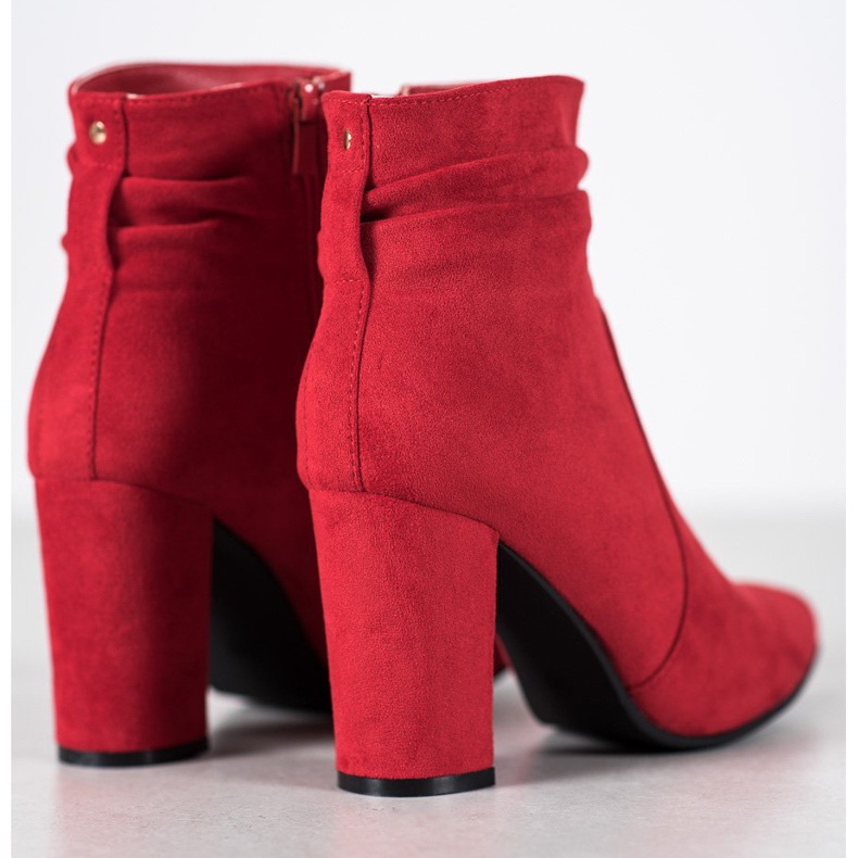 Ideal Shoes Wildleder Booties auf einer Bar rot 2