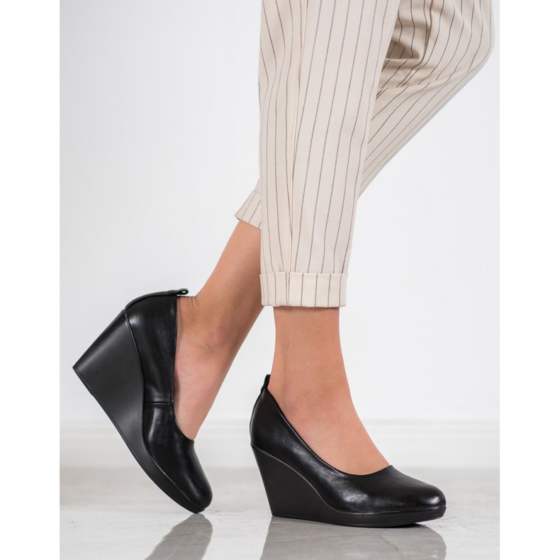 J. Star Bequeme schwarze Pumps 1