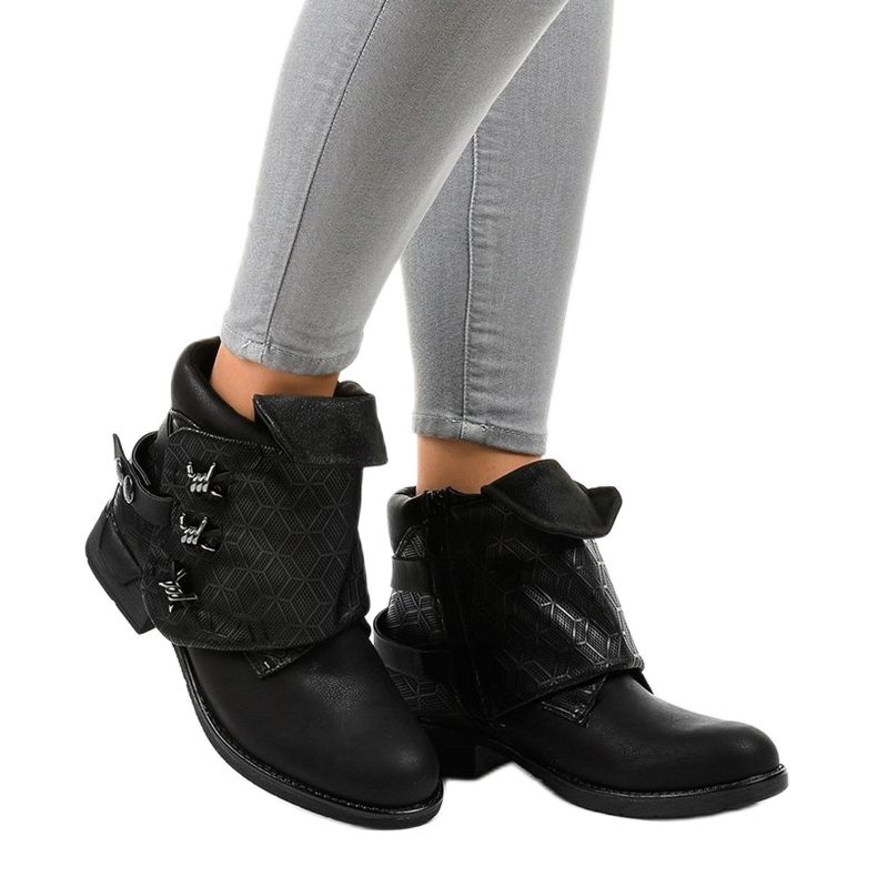 Schwarze isolierte Stiefel A-203 braun 1