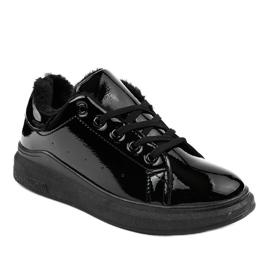 Schwarze isolierte Sneaker TL140-1 1