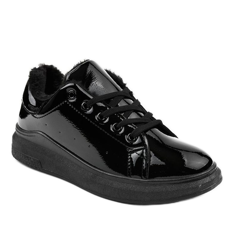 Schwarze isolierte Sneaker TL140-1 1