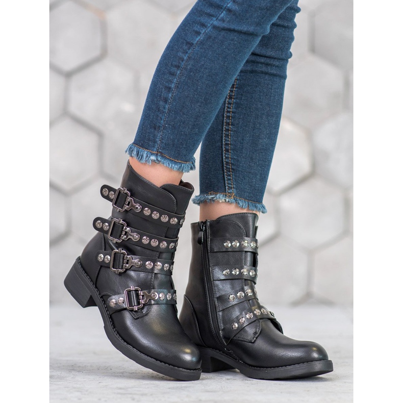 Bestelle Schwarze Arbeiter 2