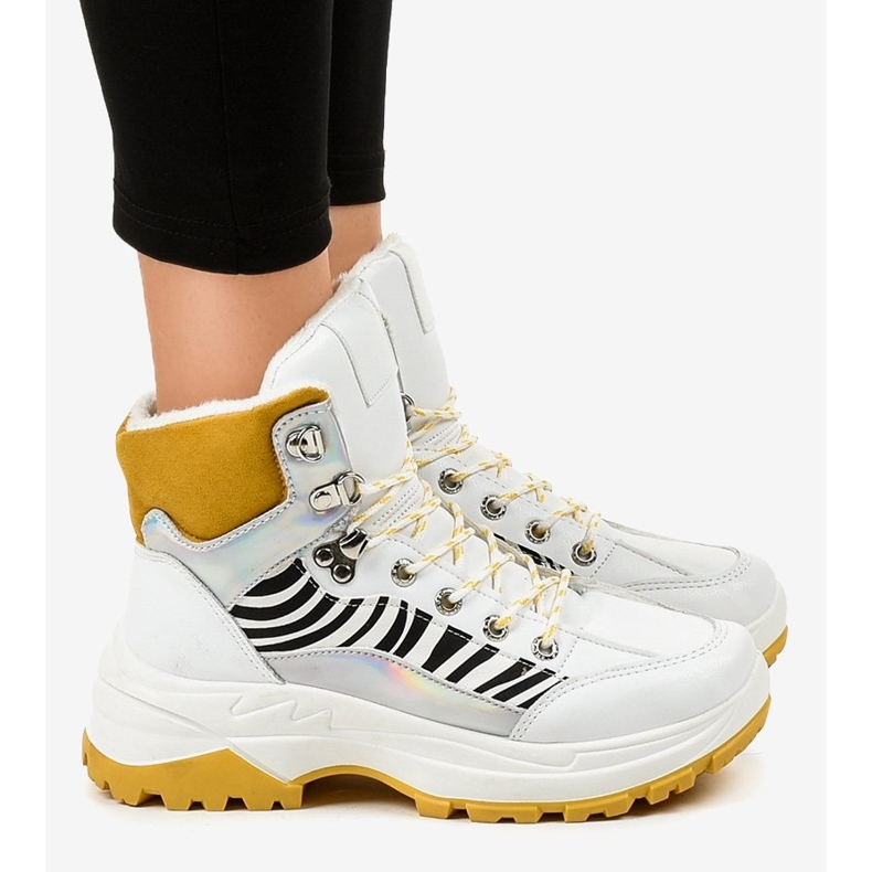 Isolierte weiße Damen-Sneaker F-19208-2 1