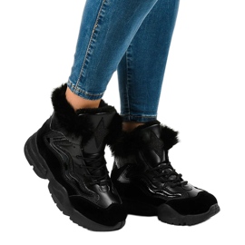 Schwarze isolierte Sneaker LS-2062 1