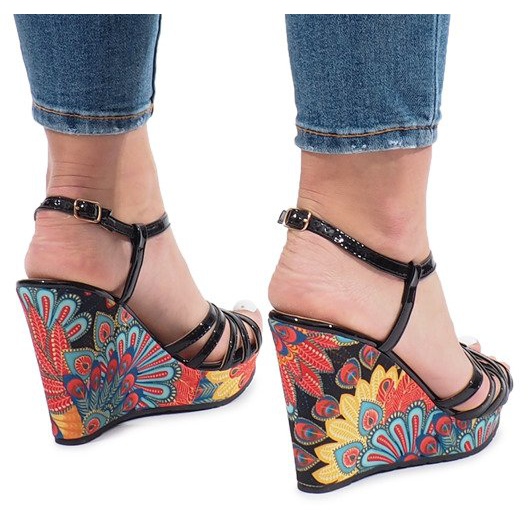 Schwarze Sandalen auf dem Keil Ibrahim 1