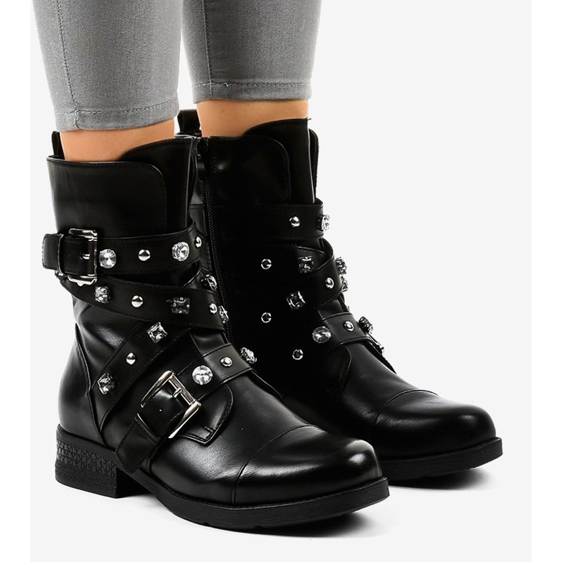 Schwarze hochisolierte Stiefel verziert mit 88093 1