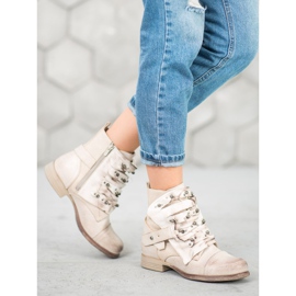 SDS Beige Arbeiter 1