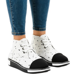 Weiße Schnürstiefel TS1811 1