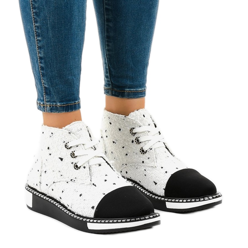 Weiße Schnürstiefel TS1811 1